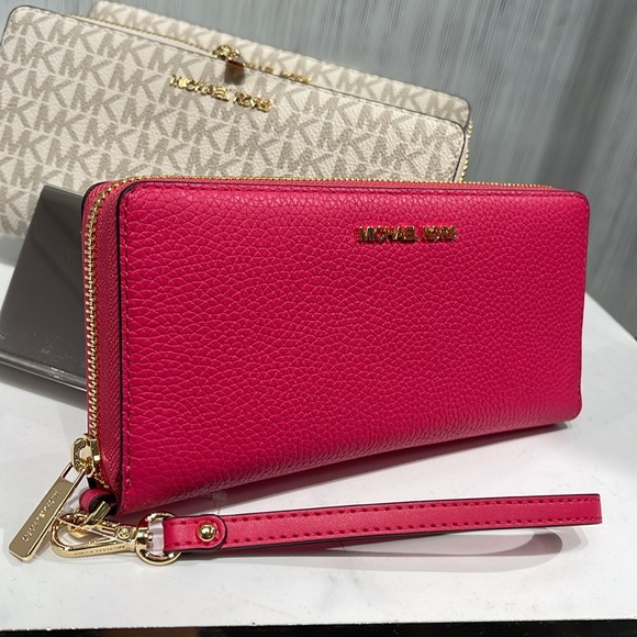 MICHAEL KORS
Leather Continental Wristlet Phone Case Wallet 
Electric Pink 
NWT - Picture 1 of 16